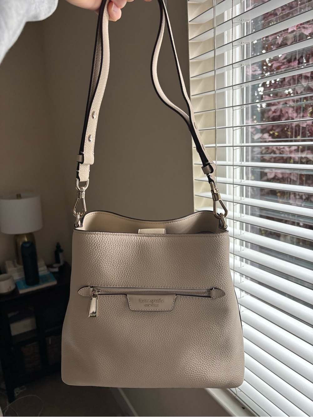 kate spade cream pebbled leather shoulder bag with adjustable strap